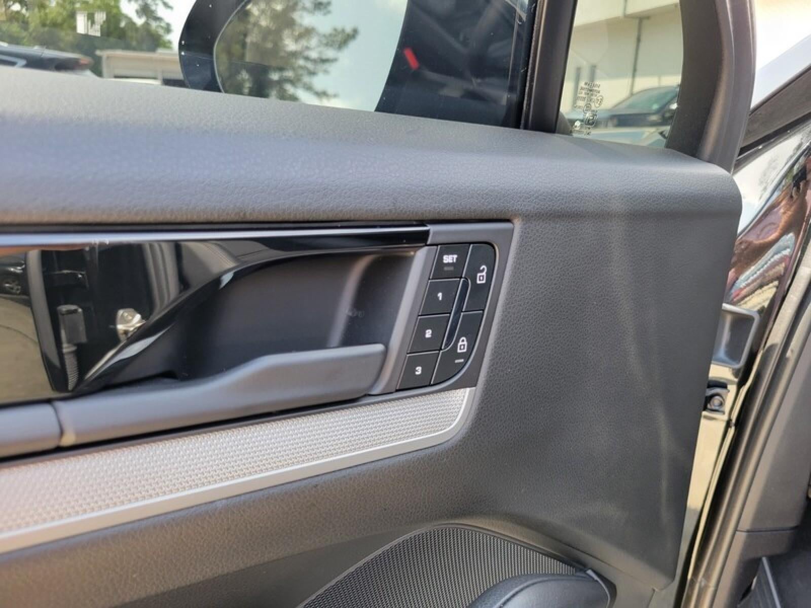 2025 Porsche Cayenne Base